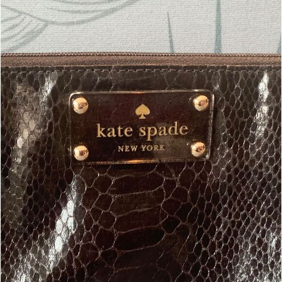 Kate Spade black Snake Skin Clutch Purse Handbag FUR ZIPPER PULL - Picture 2 of 11